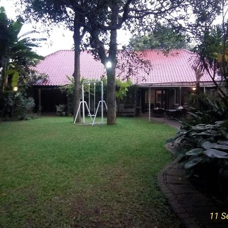 Casakhasa Hotel Giacarta Esterno foto